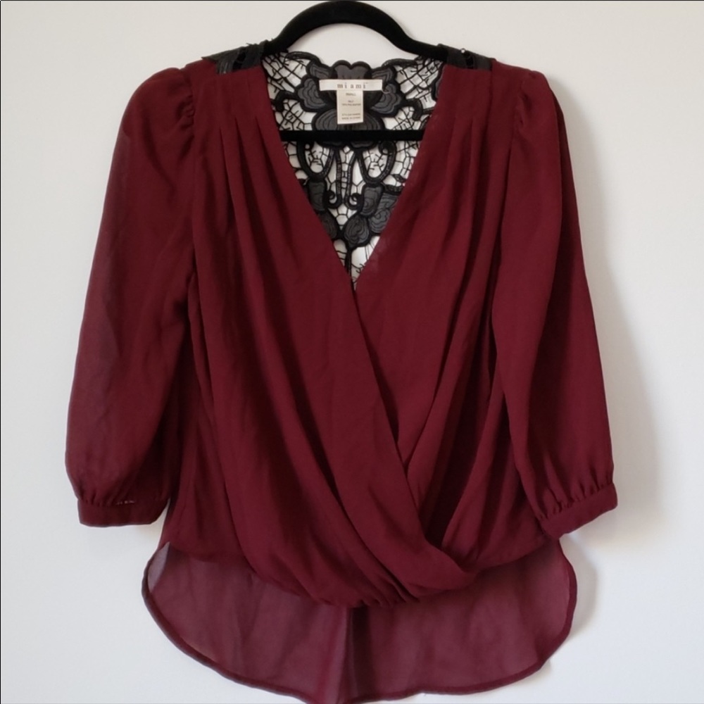 Mi ami burgundy and black blouse